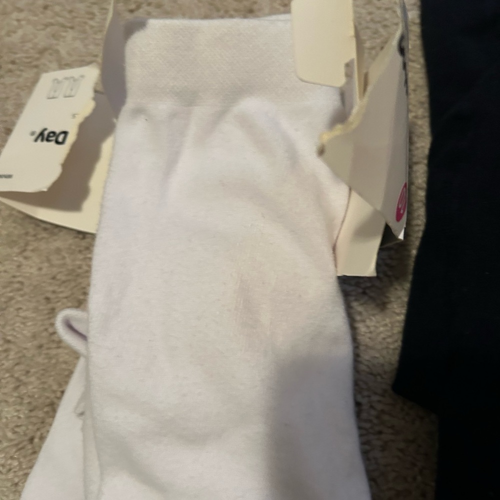 NWT girls school uniform tights in size 6/8 and 10 - Picture 5 of 8
